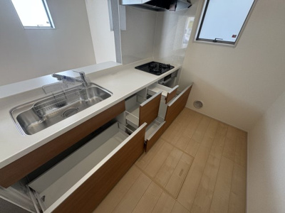 【キッチン】 | うるま市与那城屋慶名（全3棟）2号棟 | 2号棟　使いやすいシステムキッチン♪