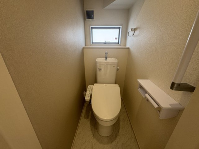 【トイレ】 | うるま市与那城屋慶名（全3棟）2号棟 | 2号棟　温水洗浄便座♪