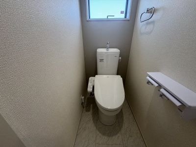 【トイレ】 | うるま市与那城屋慶名（全3棟）2号棟 | 2号棟　温水洗浄便座♪