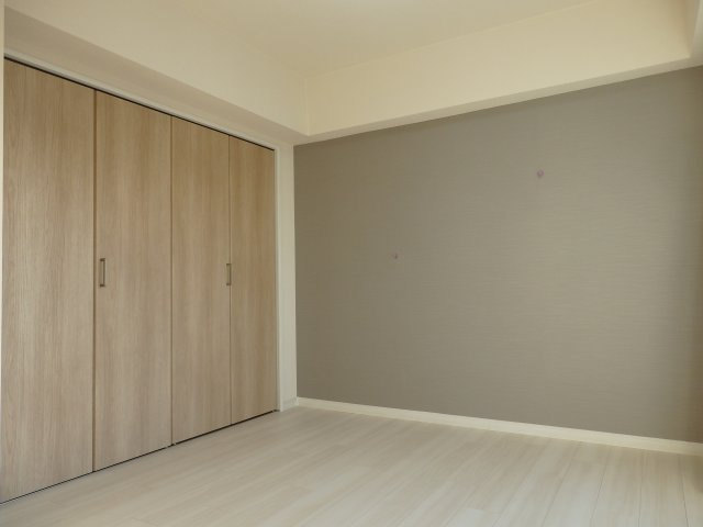 【洋室】 | 日商岩井方南町マンション
