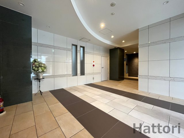 トモ南堀江のロビー
