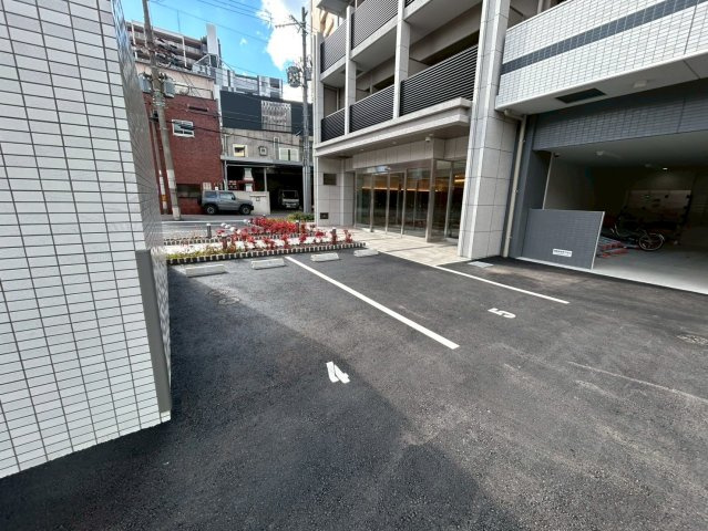 Alivis福島海老江の駐車場