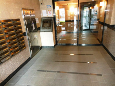 【ロビー】 | ルーブル旗の台