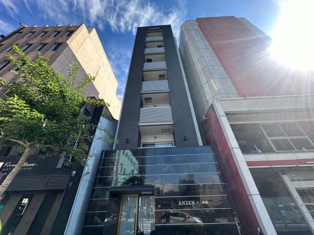 アンゼン十二所前の外観