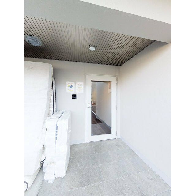 プライムガーデン若木のエントランス