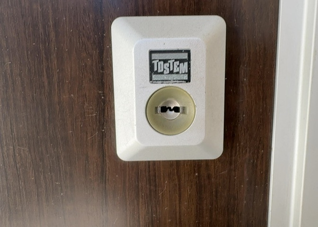 【防犯設備】 | 当然のことではありますが、オートロックやセンサーライト、ホームセキュリティーなどの防犯設備があれば、小さいお子様がいるご家庭も安心ですよね！まず物件購入の際は、防犯設備もチェックするようにしましょう。