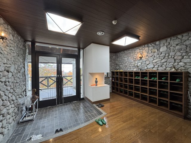 西伯郡伯耆町金屋谷　大山別荘(保養所）のエントランス