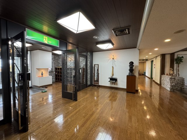 西伯郡伯耆町金屋谷　大山別荘(保養所）のロビー