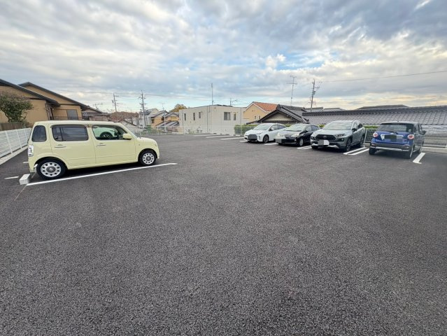 GRAND D-ROOM豊田市平山町の駐車場