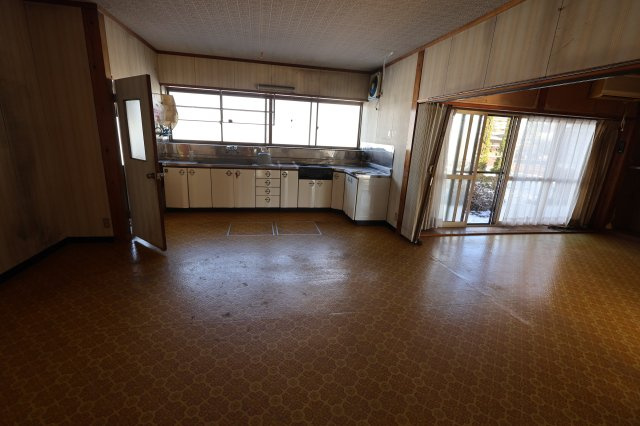 見附市今町3丁目　土地建物の居間・リビング