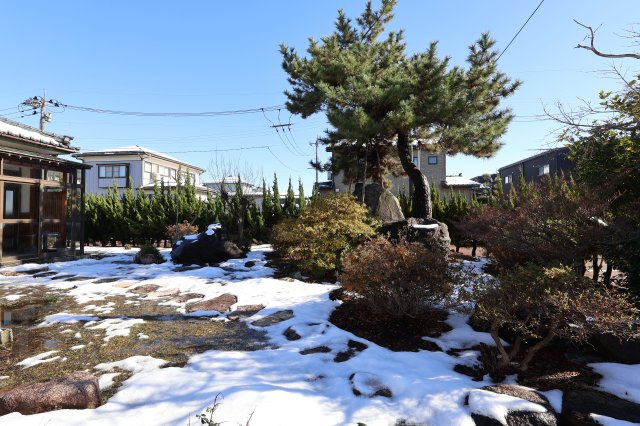 見附市今町3丁目　土地建物の庭