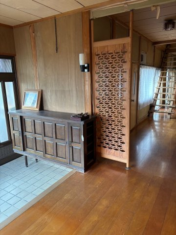 見附市今町3丁目　土地建物の玄関