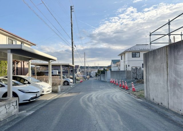 Sunhills東白山台の前面道路含む現地写真