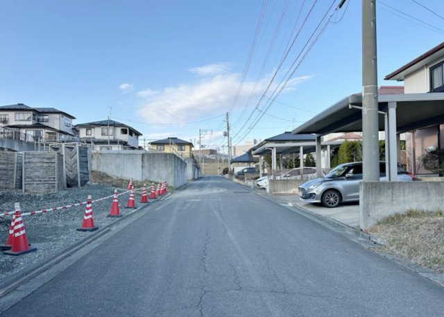 Sunhills東白山台の前面道路含む現地写真