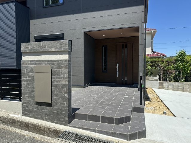 神戸市西区秋葉台3丁目新築戸建の玄関
