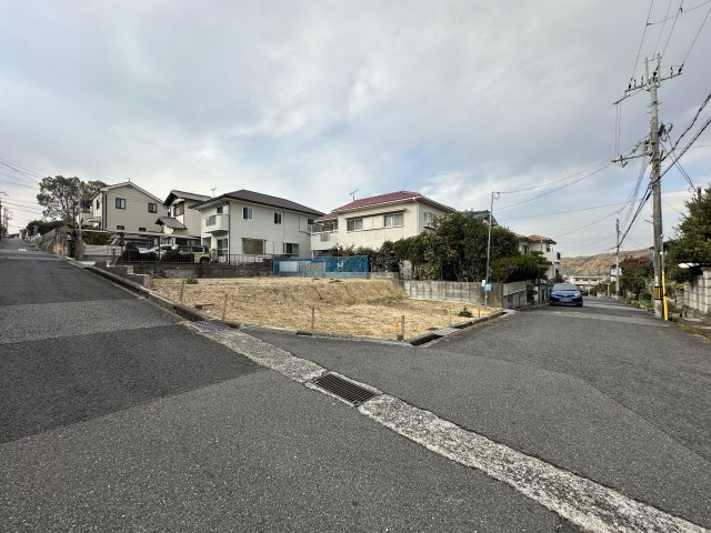 神戸市西区秋葉台3丁目新築戸建の前面道路含む現地写真|‎2025‎年‎11‎月‎24‎日撮影