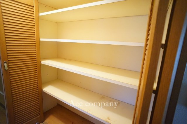 【収納】 | エスペラント久宝寺 | 【廊下の収納内】