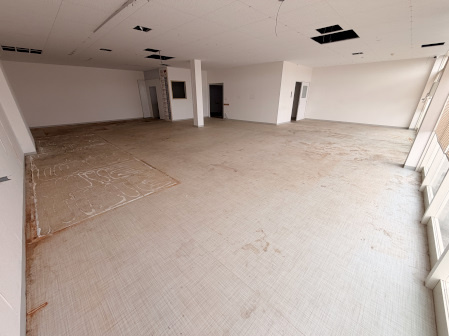 根洗町貸店舗　南棟の内装