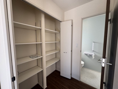 【玄関】 | うるま市与那城屋慶名（全3棟）3号棟 | 3号棟　十分な収納付き玄関♪