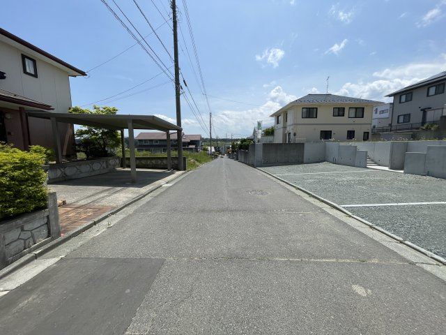 Sunhills東白山台の前面道路含む現地写真
