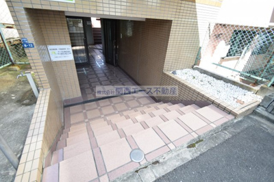 【エントランス】 | レナジア大東
