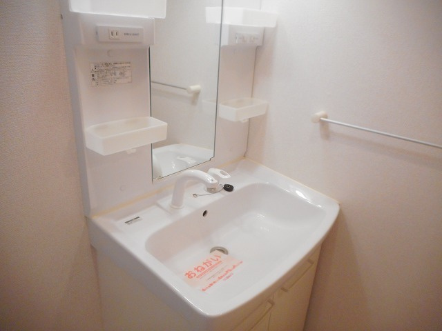 サンレジデンス　エコーの洗面所|コンパクトで使いやすい洗面所