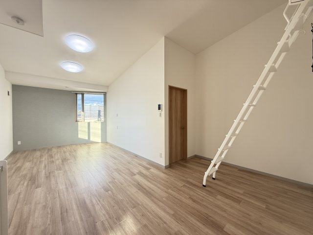 【居間・リビング】 | LUX SQUARE SHIMIZU