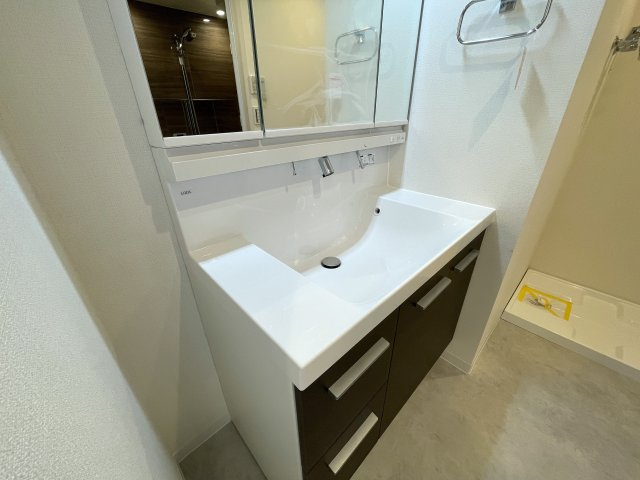 駅に近すぎも良くない！この３分がちょうど良い『コスモ星川パークステージ』リノベーション』の独立洗面台|独立洗面台、朝の身支度には欠かせません