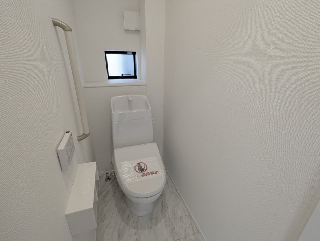 尾張旭市緑町緑ヶ丘4期　全2棟のトイレ