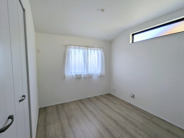 尾張旭市緑町緑ヶ丘4期　全2棟の洋室