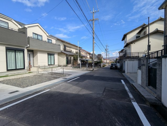 尾張旭市緑町緑ヶ丘4期　全2棟の前面道路含む現地写真