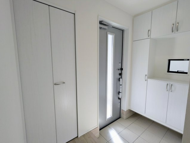 尾張旭市緑町緑ヶ丘4期　全2棟の玄関