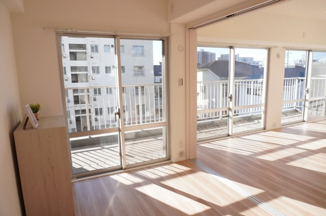 メイツ草加の洋室