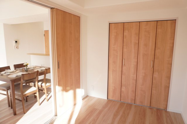 メイツ草加の洋室