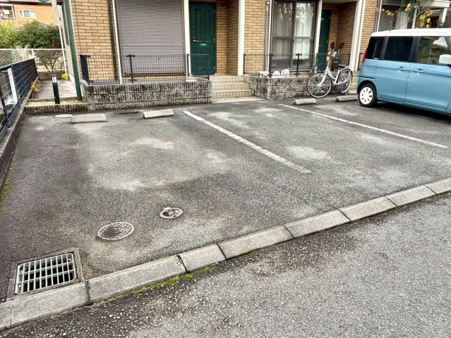 セジュール高浜の駐車場