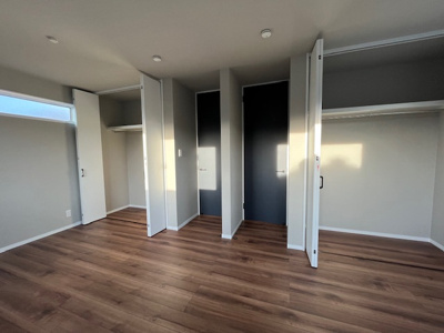 【収納】 | 星和台４丁目　新築戸建 | 大きなクローゼットがあるのでお部屋がより広くお使いいただけます。