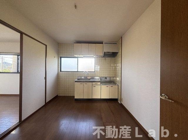 ハイツ渡辺の居間・リビング