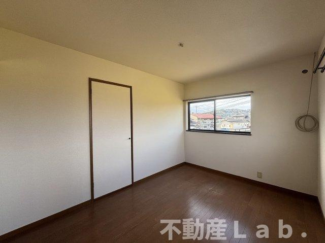 ハイツ渡辺の洋室