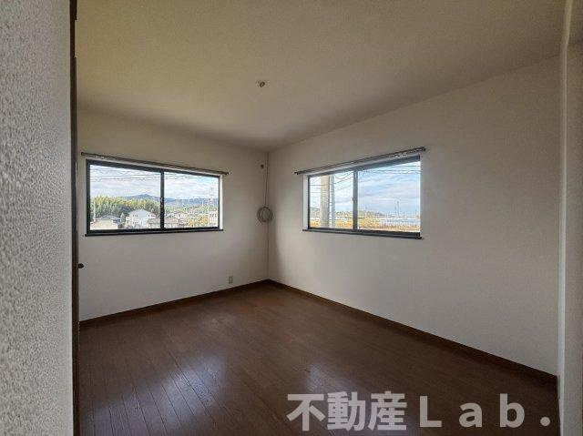 ハイツ渡辺の洋室