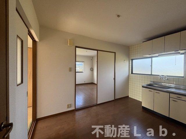 ハイツ渡辺の居間・リビング