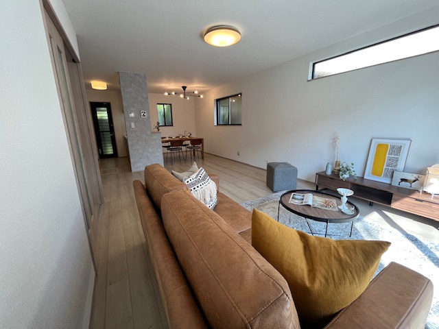 【居間・リビング】の画像