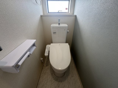 【トイレ】 | うるま市与那城屋慶名（全3棟）1号棟 | 1号棟　温水洗浄便座♪