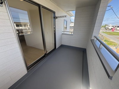 【バルコニー】 | うるま市与那城屋慶名（全3棟）1号棟 | 1号棟　インナーバルコニー♪