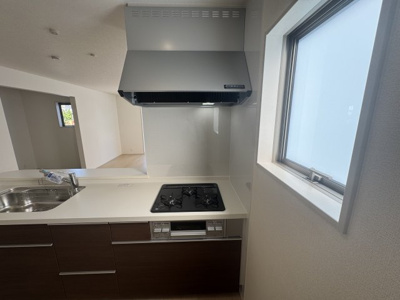 【キッチン】 | うるま市与那城屋慶名（全3棟）1号棟 | 1号棟　使いやすいシステムキッチン♪