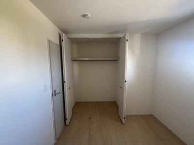 【収納】 | うるま市与那城屋慶名（全3棟）1号棟 | 1号棟　洋室4.5帖＋CL付き♪