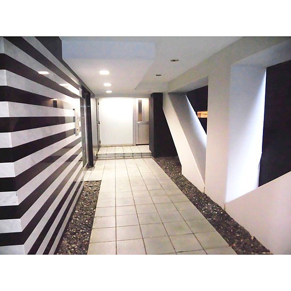 エクセリア日本橋箱崎のロビー