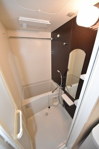 ラグゼ難波西Ⅲの浴室