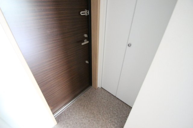 レポーソ並木の玄関