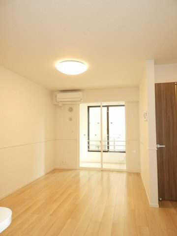 ネオヴィータ　Ⅲの居間・リビング|こちらのリビングで趣味の時間をお楽しみください