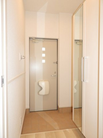 ネオヴィータ　Ⅲの玄関|落ち着いた玄関です